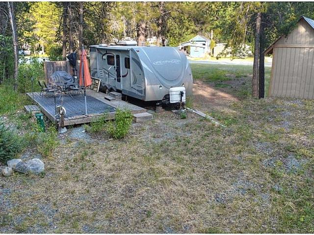 8202 Livesly Road Unit# 2 Yahk, British Columbia