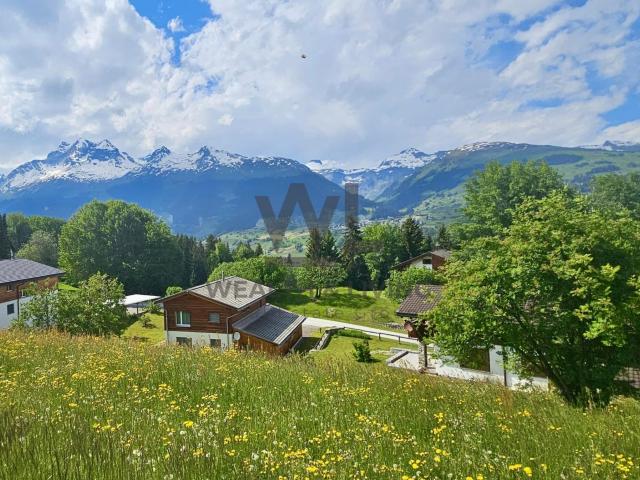 820 m² sonniges Bauland mit Bergpanorama in Obersaxen Mundaun