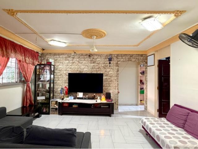 820 Yishun Street 81 HDB Apartment For Sale, $615,000, 3 Bed 2 Bath 1,119 sqft $550.00 psf