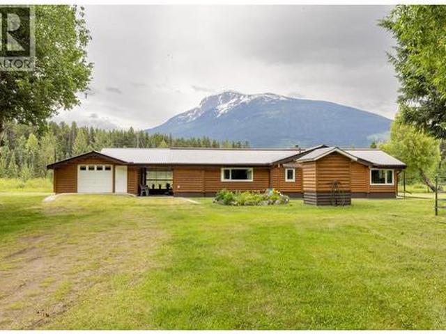 8210 S 5 Highway, Valemount, BC, V0E 2Z0 house for sale | Listing ID R3136 | Royal LePage