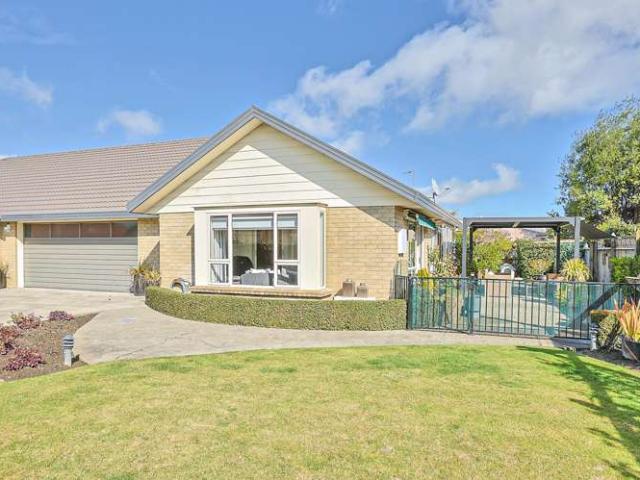 8/212 Grove Road, Mayfair, Hastings