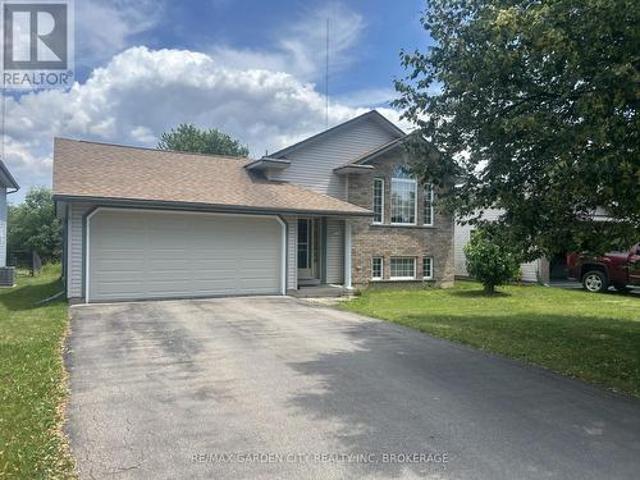 822 Woodside Court, Fort Erie Crescent Park, ON, L2A 6R5 house for sale | Listing ID X13504 | Royal LePage
