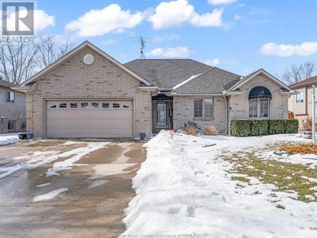 823 Cottage Grove, Kingsville, ON, N9Y 3G3 house for sale | Listing ID 25003 | Royal LePage