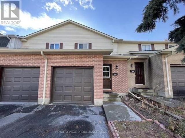 823 Datzell Lane, Kingston South Of Taylor Kidd Blvd, ON, K7M 7R7 townhouse for sale | Listing ID X12093 | Royal LePage