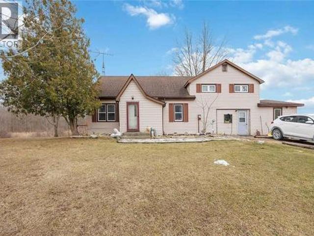 823 Holt Line, Sombra, ON, N0P 2B0 house for sale | Listing ID 26018 | Royal LePage