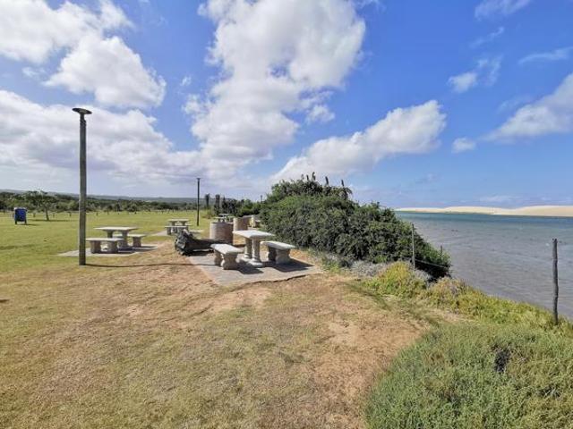 823 m² Land available in Gamtoos River Mouth