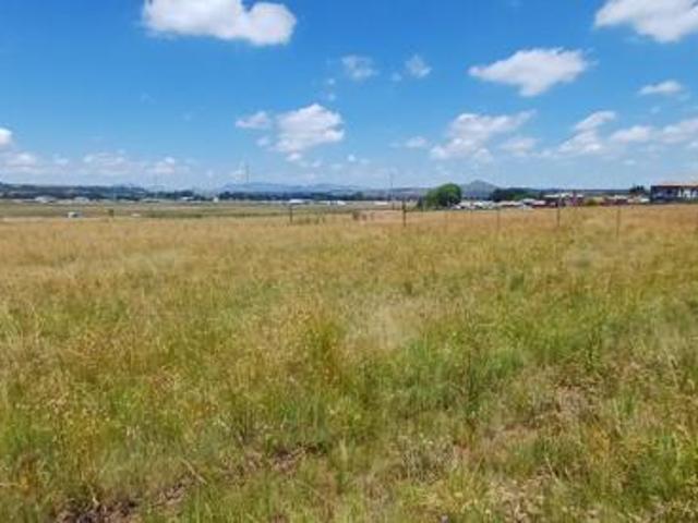823 m² Land available in Panorama