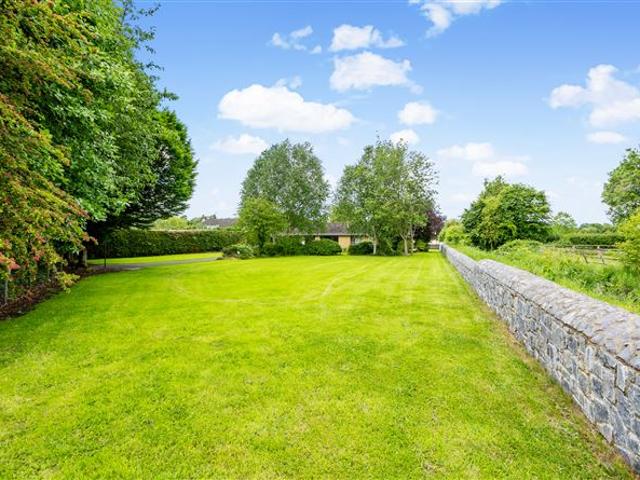 825,000 | Tuckmilltown on c. 4.93 Acres, Straffan, Co. Kildare Jordan Town and Country Estate Agents 5010 MyHome. Ie Residential