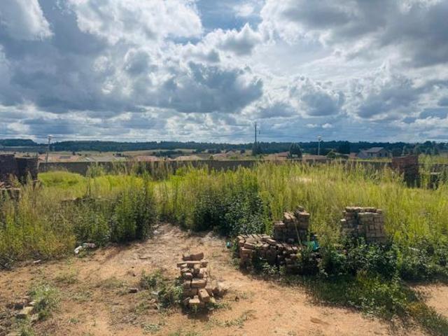 825 m² Land available in Aerorand