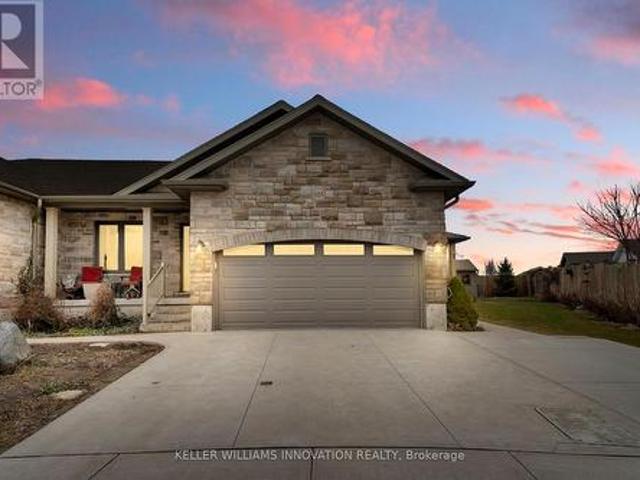 825 Reserve Avenue S, North Perth, ON, N4W 0B8 house for sale | Listing ID X12059 | Royal LePage