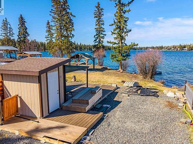 8260 Ace High Road Green Lake, British Columbia