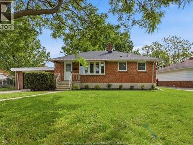 826 Watson Avenue, Windsor, ON, N8S 3S8 house for sale | Listing ID 26012 | Royal LePage