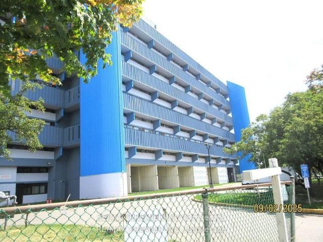 827 4 Jane Street, North York | Terminated, W12522 | Condos. Ca