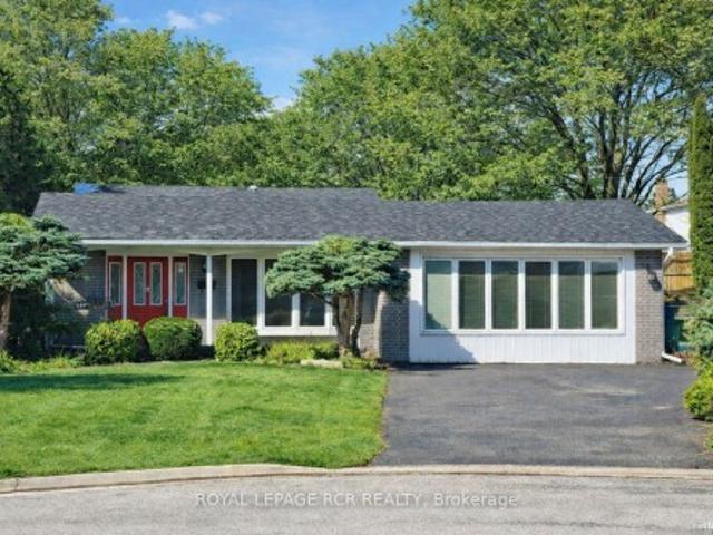 827 Legge Court, Newmarket, ON, L3Y 3J1 house for sale | Listing ID N13444 | Royal LePage