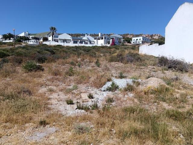 827 m² Land available in Britanica Heights