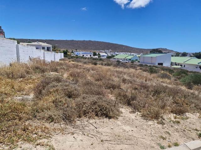 827 m² Land available in Britanica Heights