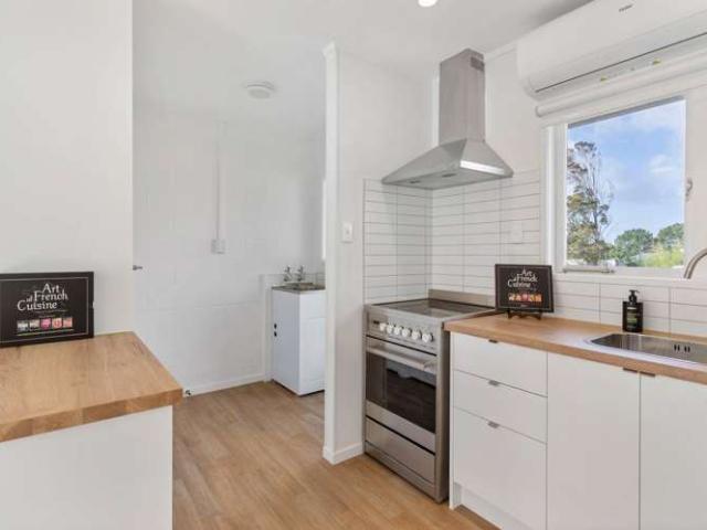 8/27 Nikau Street, New Lynn, Waitakere City