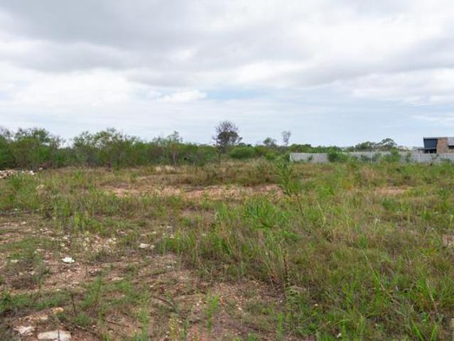 828 m² Land available in Fairview