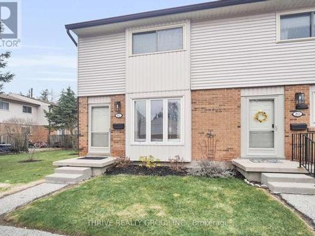 82 1328 Commissioners Road W, London, ON, N6K 2Y6 townhouse for sale | Listing ID X12054 | Royal LePage