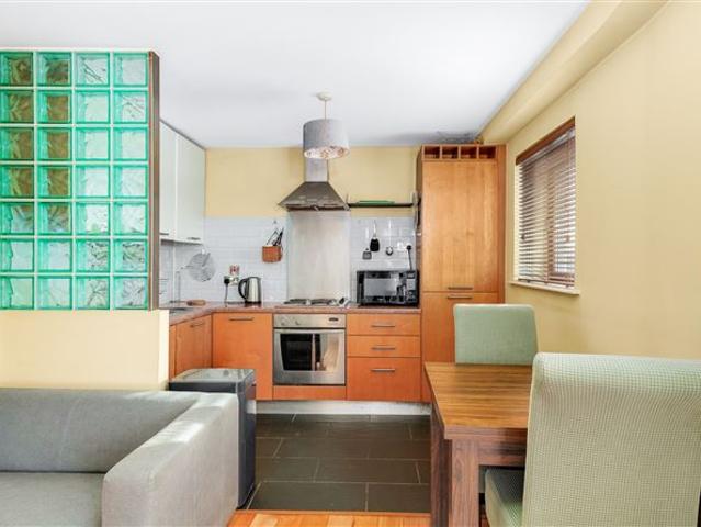 82 The Crescent Building, Parkwest, Dublin 12 Ray Cooke Auctioneers 4914 MyHome. Ie Residential
