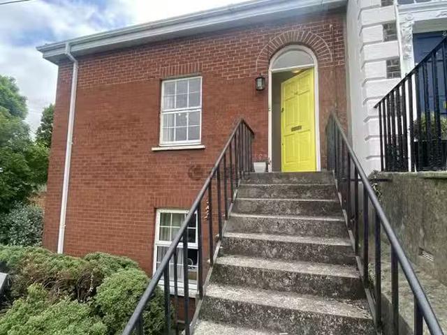 82 Tritonville Road, Sandymount, Sandymount, Dublin 4 is for r.