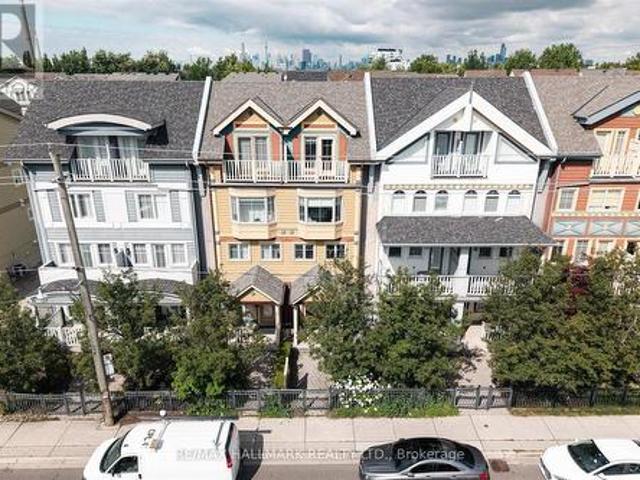 82 Woodbine Avenue, Toronto, ON, M4L 2A2 house for sale | Listing ID E13555 | Royal LePage