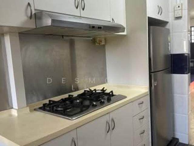 82 Commonwealth Close HDB Apartment For Sale, $340,000, 2 Bed 1 Bath 56 sqft $6,071.00 psf
