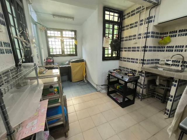 82 Commonwealth Close HDB Apartment For Rent, $3,000, 2 Bed 2 Bath 646 sqft $4.64 psf