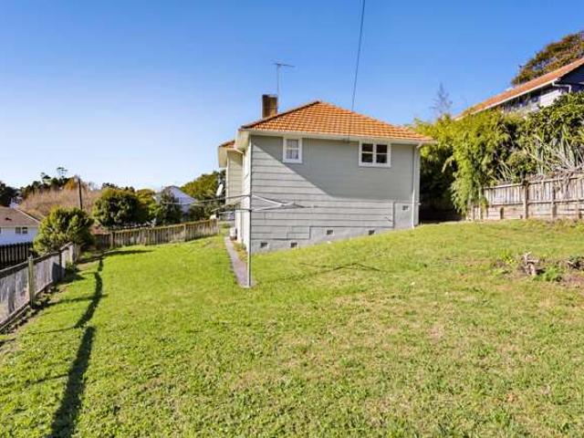 82 Glenpark Avenue, Frankleigh Park, New Plymouth