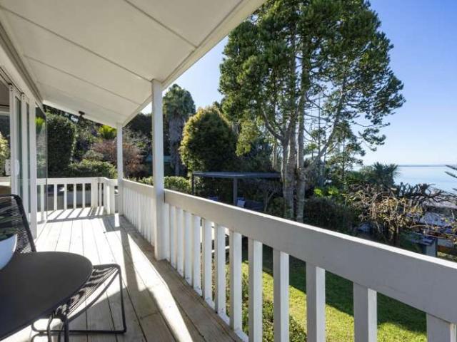 82 Kauri Point Road, Laingholm, Waitakere City