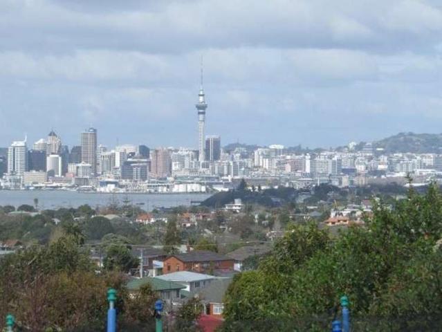82 Ocean View Road, Northcote, North Shore City
