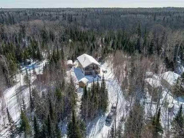 82 Pelican Inlet Rd, Manigotagan, MB, R0E 1E0 house for sale.