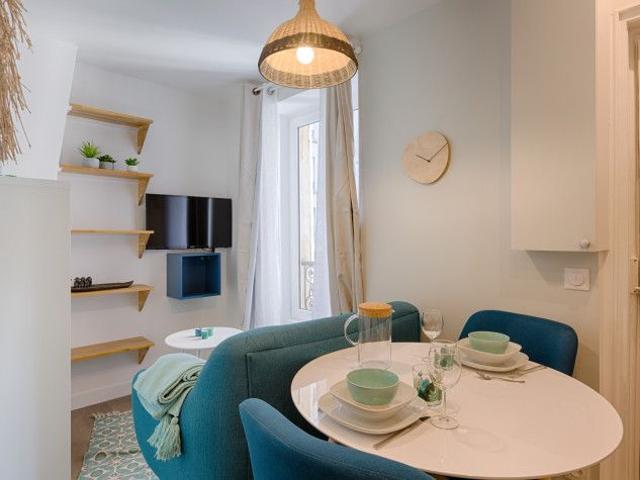 82 Rue Philippe de Girard, 75018 Paris 18