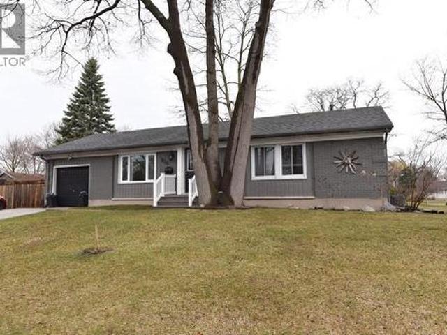 830 Champlain Road, Sarnia, ON, N7V 2E8 house for sale | Listing ID 26006 | Royal LePage
