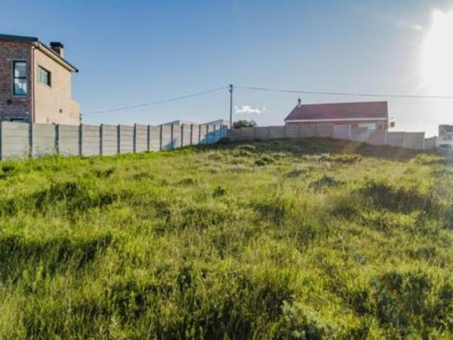 830 m² Land available in De Kelders