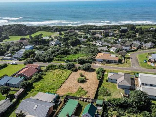 830 m² Land available in Kaysers Beach