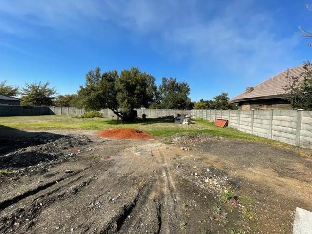 830 m² Land available in Secunda