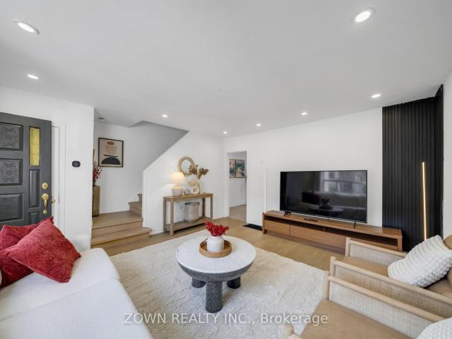 8312 Kipling Avenue, Woodbridge | For Sale @ $810,000 | Condos. Ca
