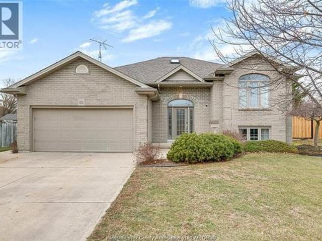 831 Lawndale, Kingsville, ON, N9Y 3S5 house for sale | Listing ID 26020 | Royal LePage