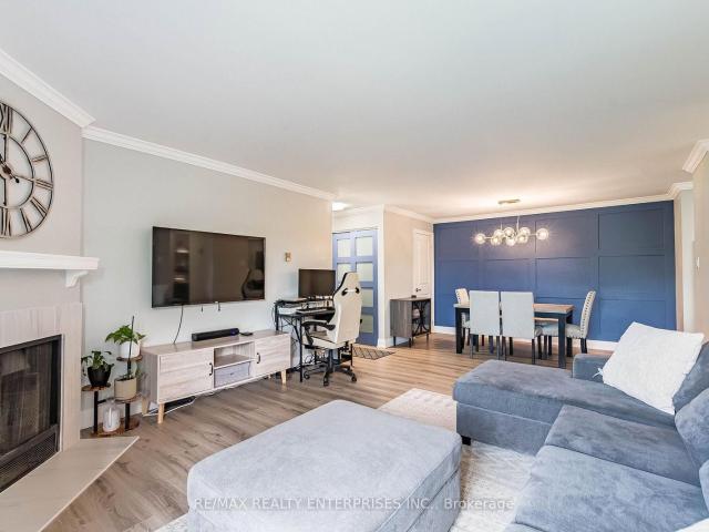 832 1 Pilgrims Way, Oakville | 2Beds/1Bath, Condo, $449,900 | Condos. Ca
