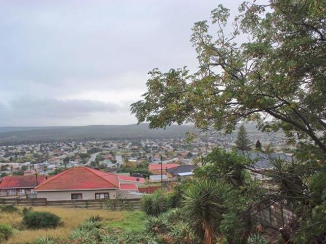 832 m² Land available in Heuwelkruin