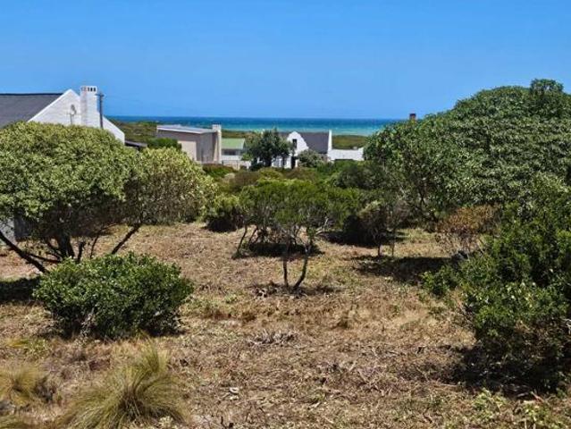 833 m² Land available in Pearly Beach