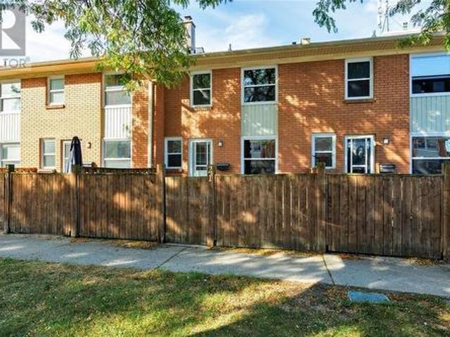 834 Exmouth Street Unit# 21, Sarnia, ON, N7T 5R2 townhouse for sale | Listing ID 25001 | Royal LePage