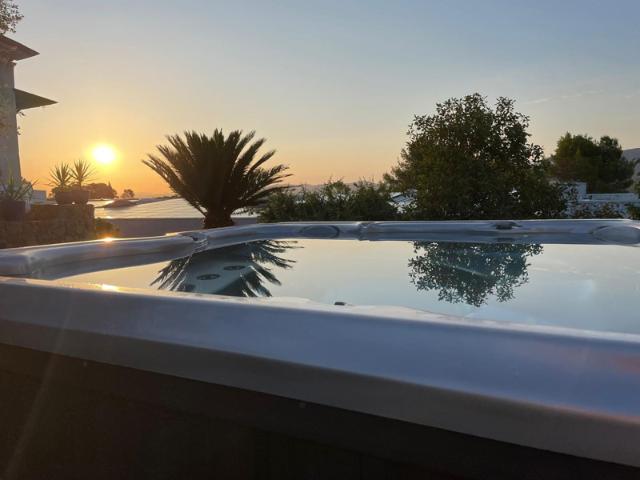 83590 GONFARON LE LUC MAISON ATELIER JACUZZI 422 m2