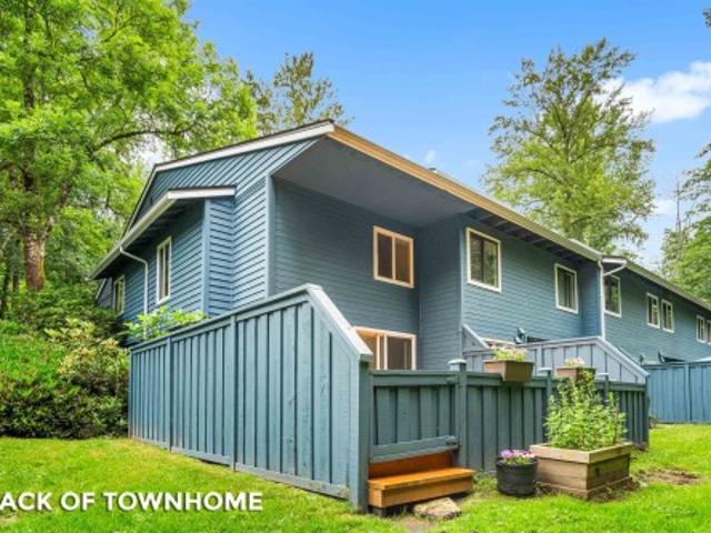 8352 Aspenwood Place, Burnaby, BC, V5A 3V3 townhouse for sale | Listing ID R3017 | Royal LePage