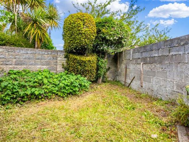 835,000 | Waldruh, 1 Wynberg Park, Blackrock, Co. Dublin Sherry FitzGerald Blackrock 5001 MyHome. Ie Residential