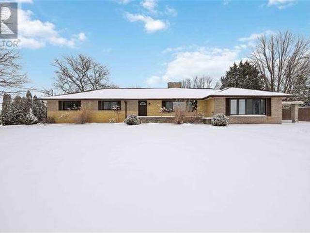 8366 Townsend Line, Lambton Shores, ON, N0M 1B0 house for sale | Listing ID 25000 | Royal LePage