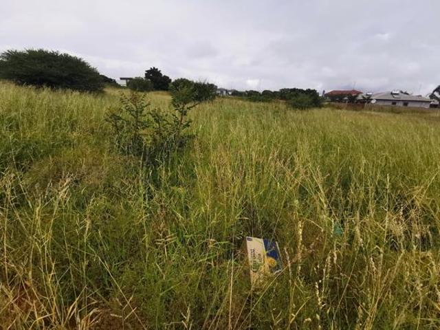 836 m² Land available in Bendor