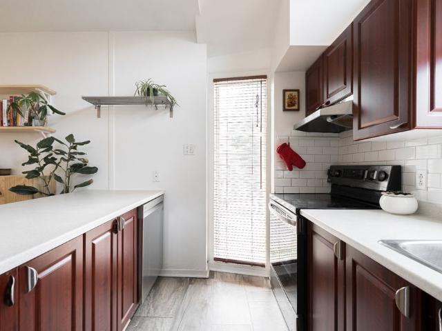 839 Ch. du Bord du Lac Lakeshore, #2