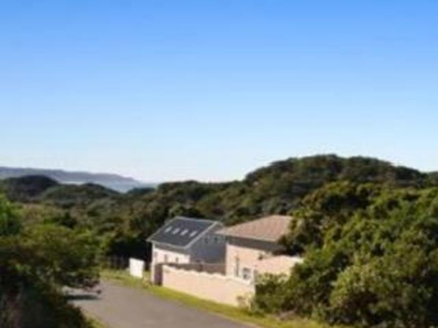 839 m² Land available in Cintsa